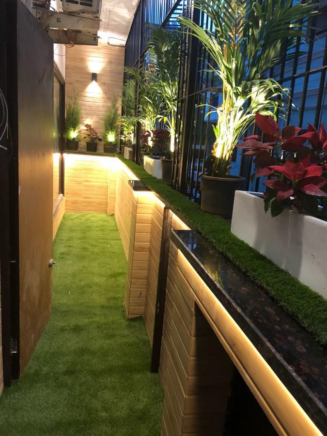 Jr Residency Hotel New Delhi Exterior photo