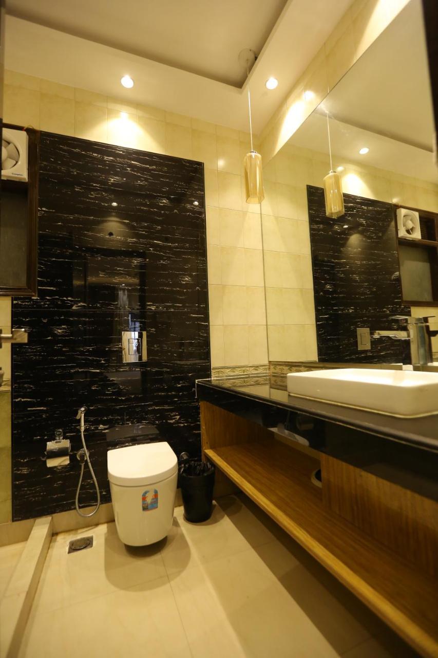 Jr Residency Hotel New Delhi Exterior photo