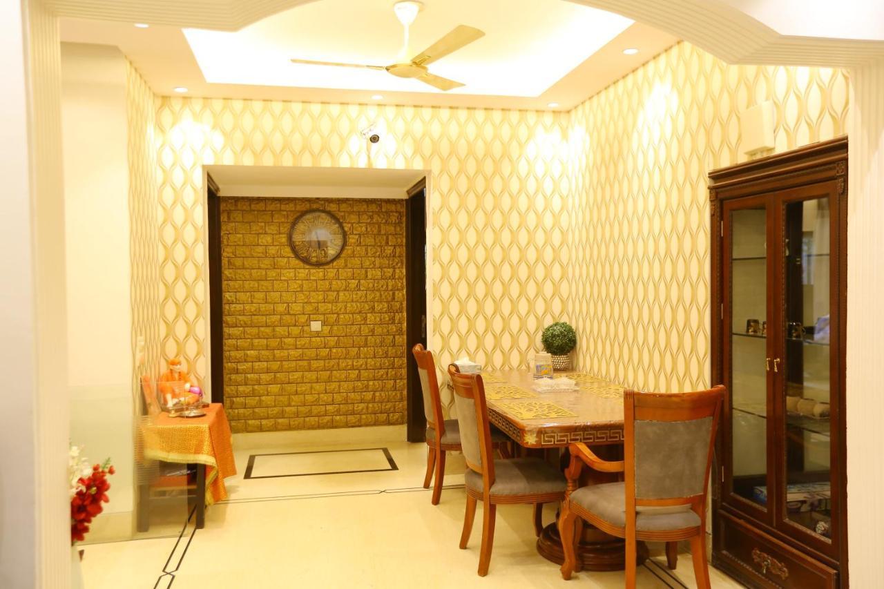 Jr Residency Hotel New Delhi Exterior photo