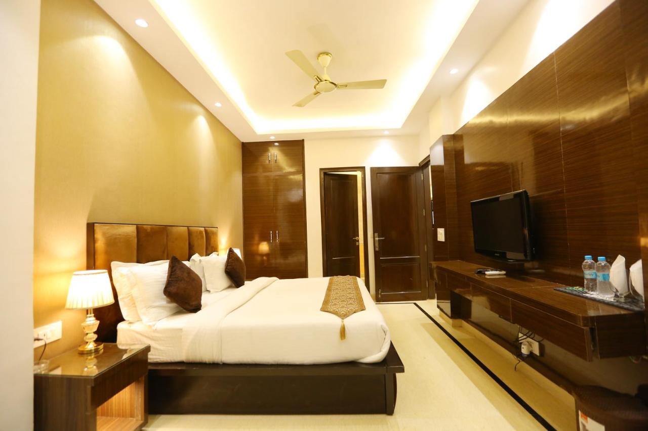 Jr Residency Hotel New Delhi Exterior photo