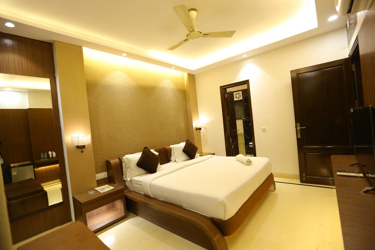 Jr Residency Hotel New Delhi Exterior photo